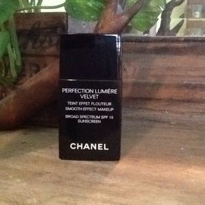 Chanel perfection lumiere velvet foundation